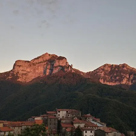 Pania Forata Vandrerhjem Stazzema